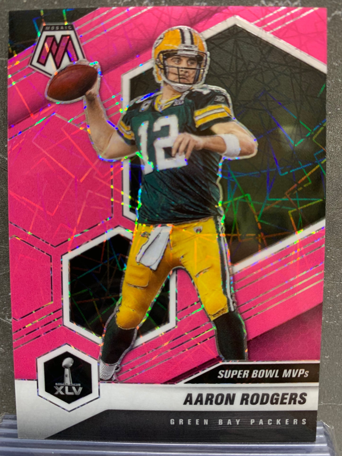 2021 Panini Mosaic Pink Fluorescent #289 Aaron Rodgers MVP Green Bay Packers /10