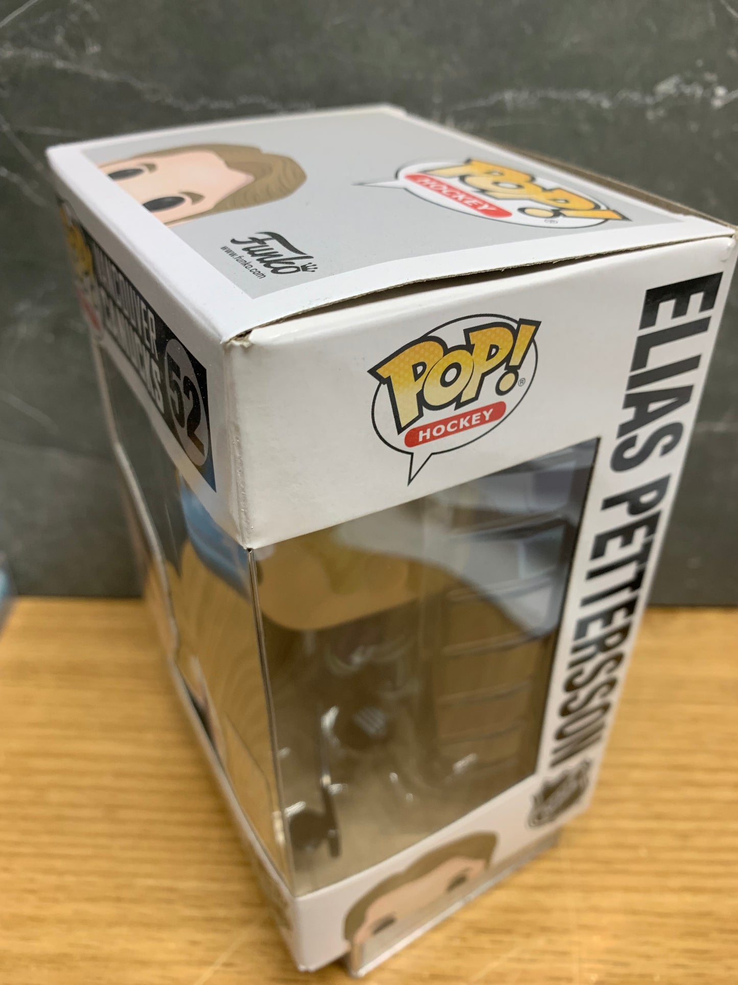 Funko Pop! Hockey 52 Elias Pettersson Vancouver Canucks NHL Canada Exclusive Pop